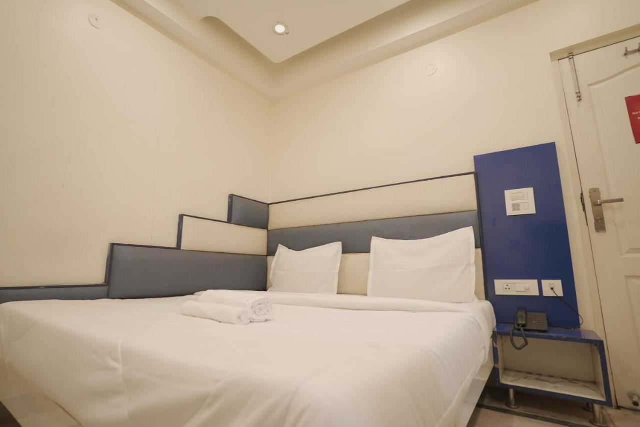 Hotel Leo Continental Nuova Delhi Esterno foto