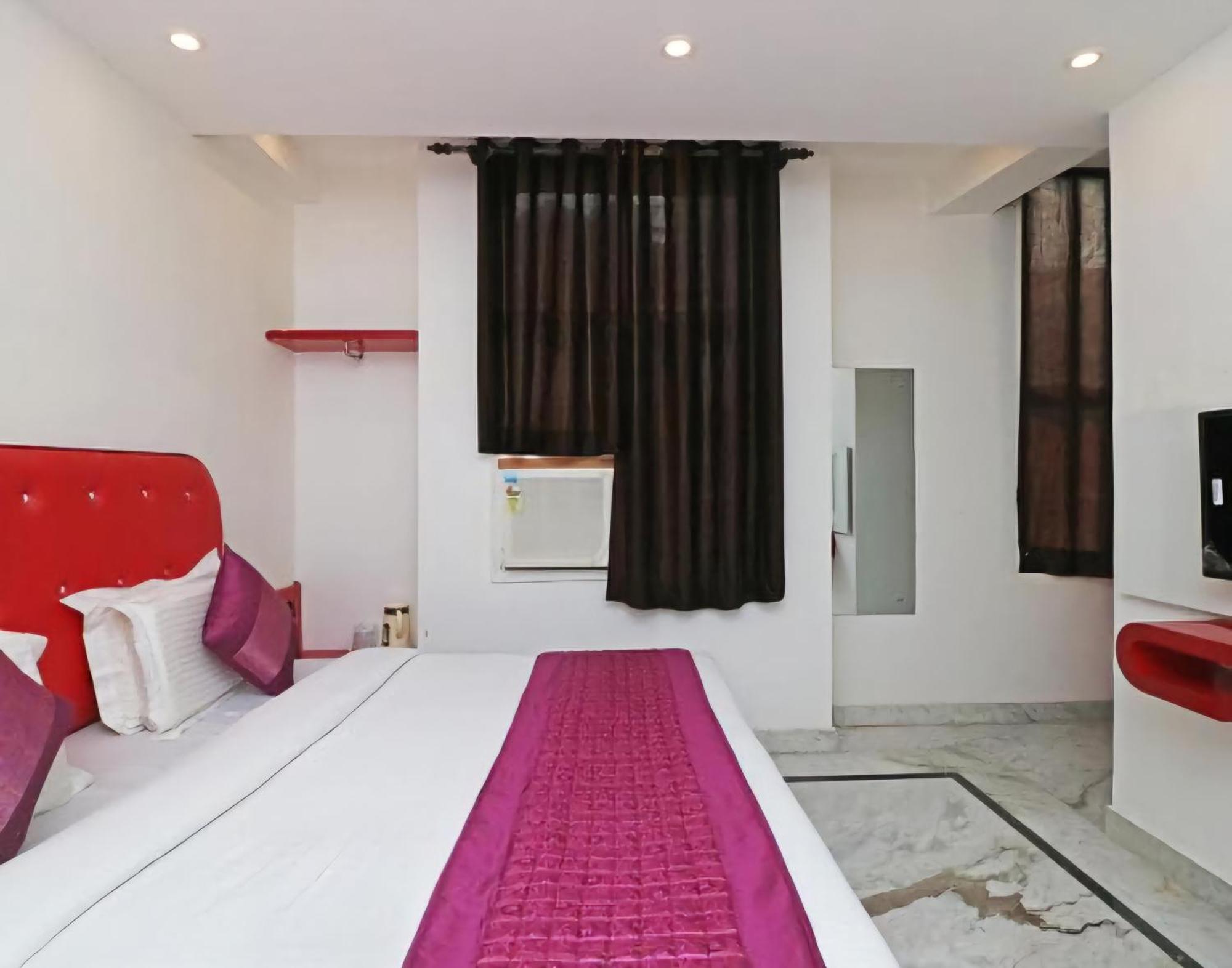 Hotel Leo Continental Nuova Delhi Esterno foto