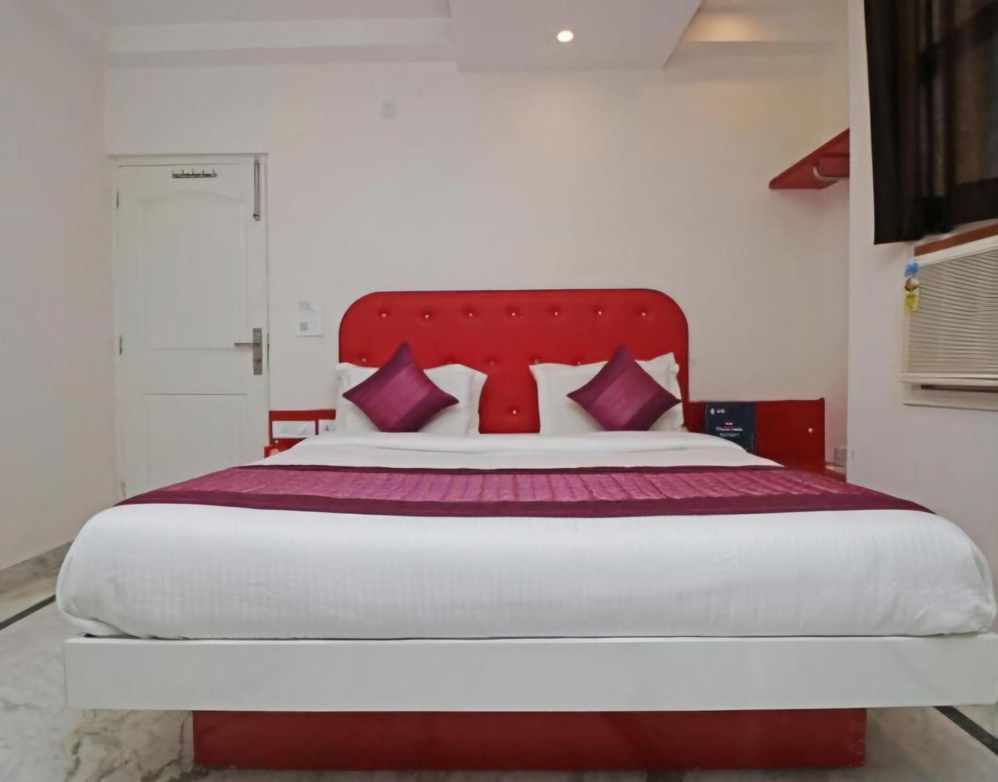 Hotel Leo Continental Nuova Delhi Esterno foto