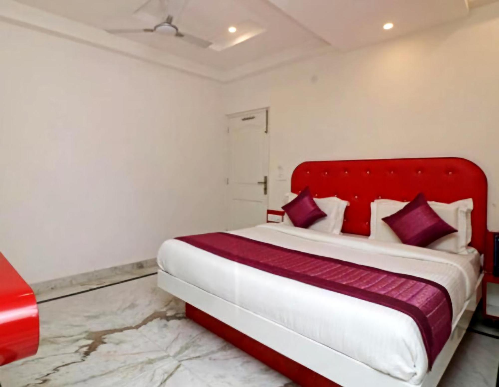 Hotel Leo Continental Nuova Delhi Esterno foto