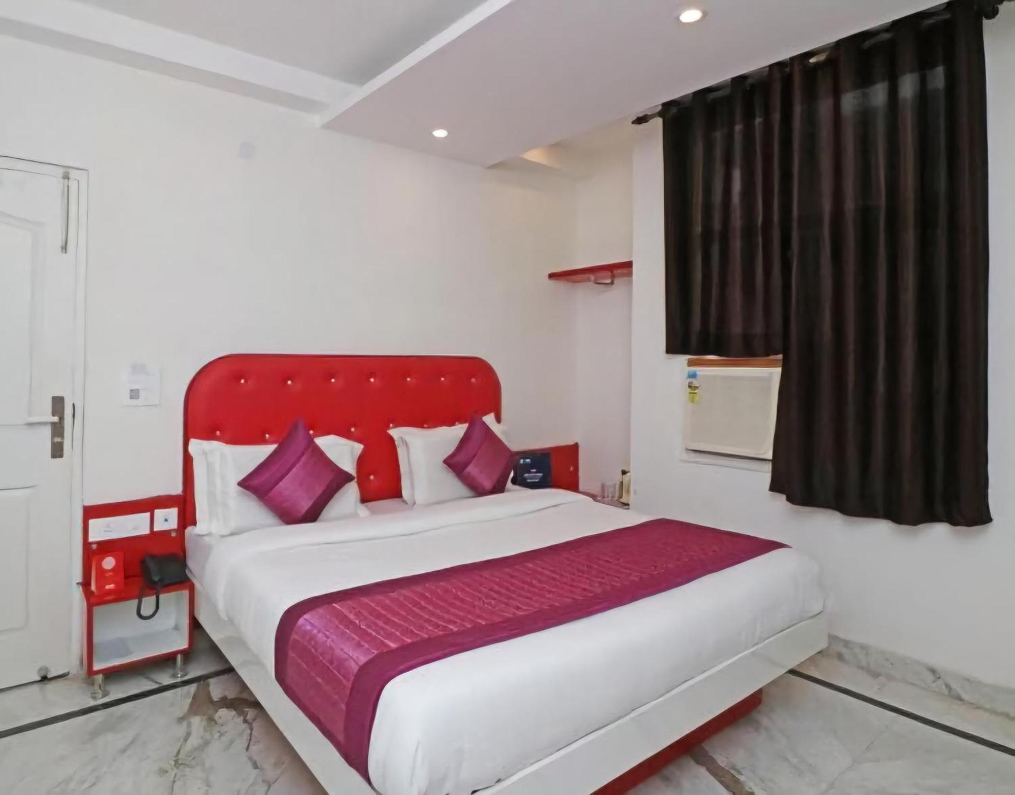 Hotel Leo Continental Nuova Delhi Esterno foto