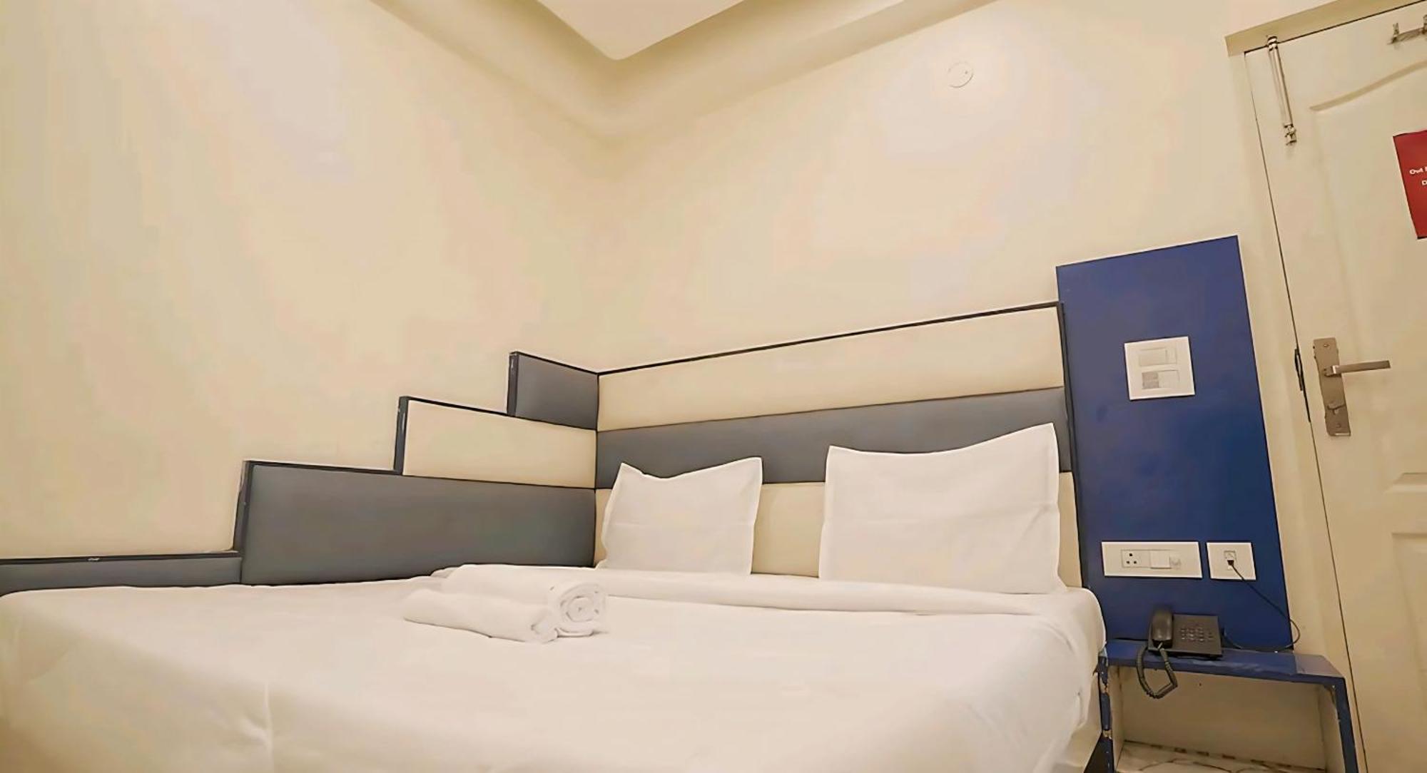 Hotel Leo Continental Nuova Delhi Esterno foto
