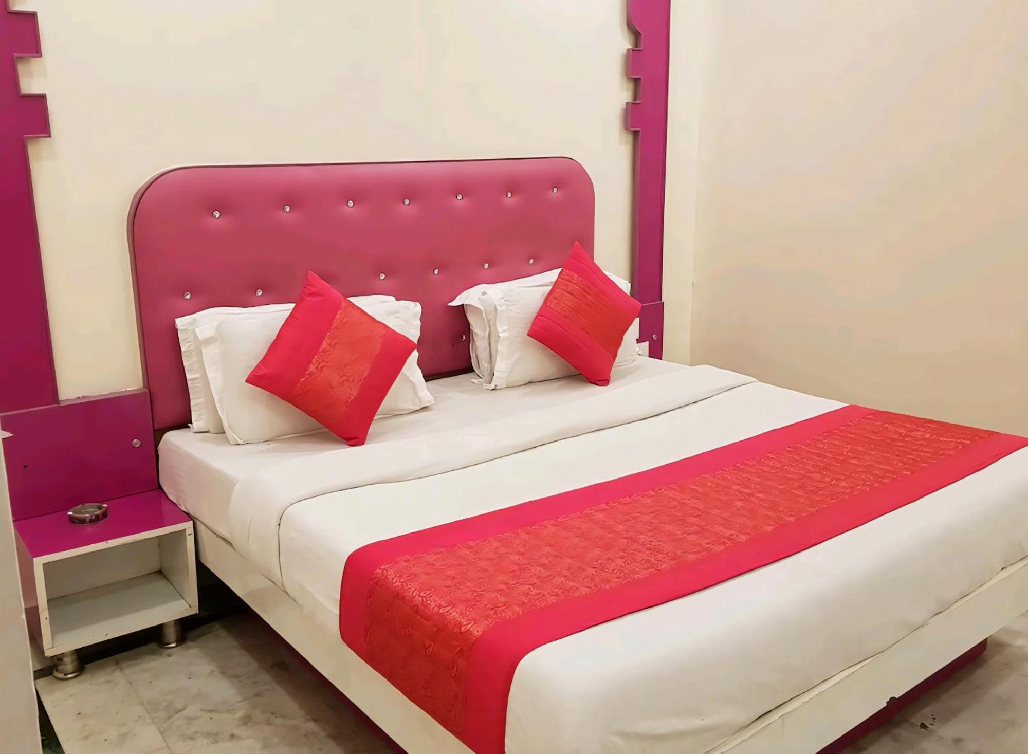 Hotel Leo Continental Nuova Delhi Esterno foto