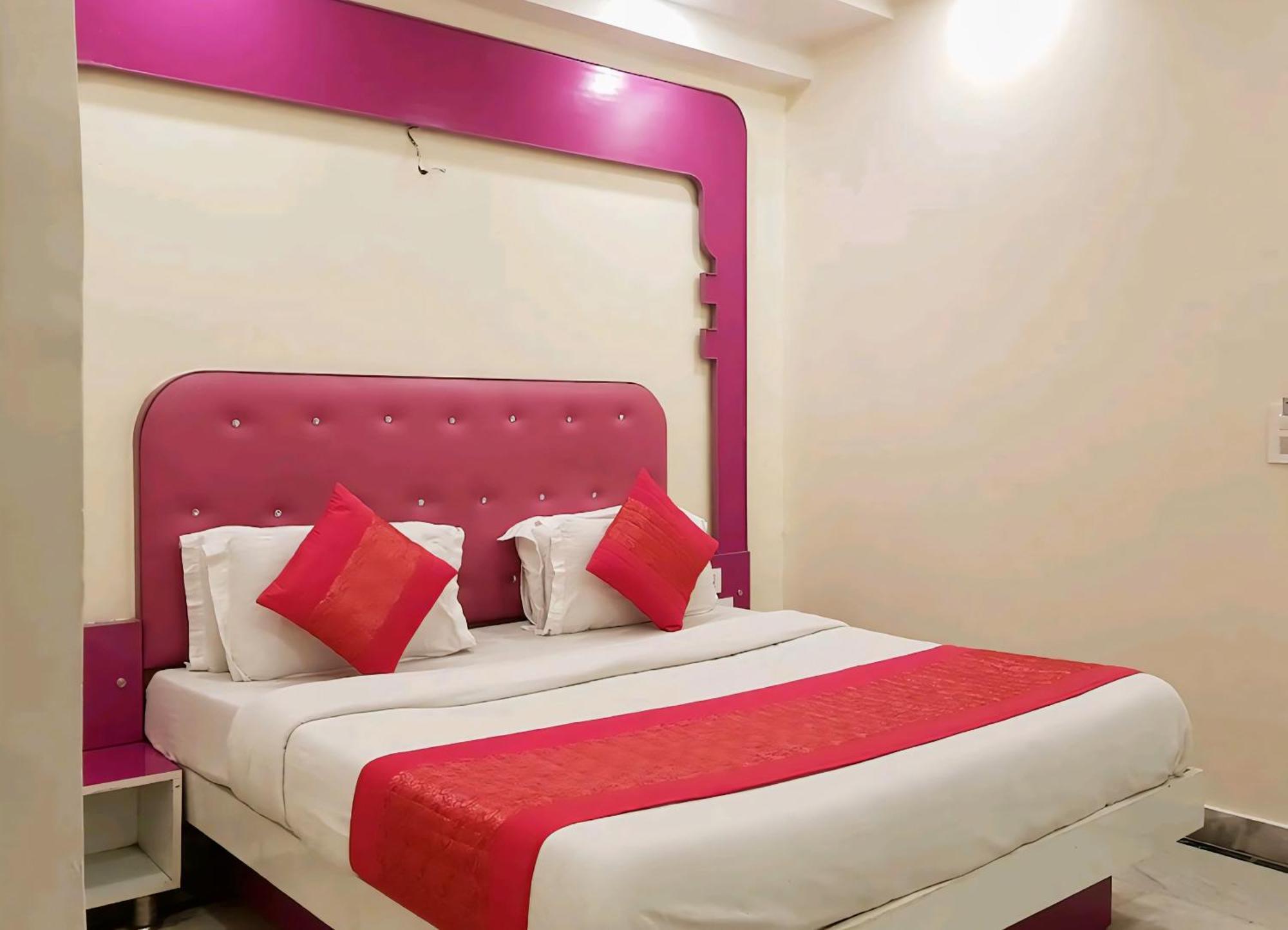 Hotel Leo Continental Nuova Delhi Esterno foto