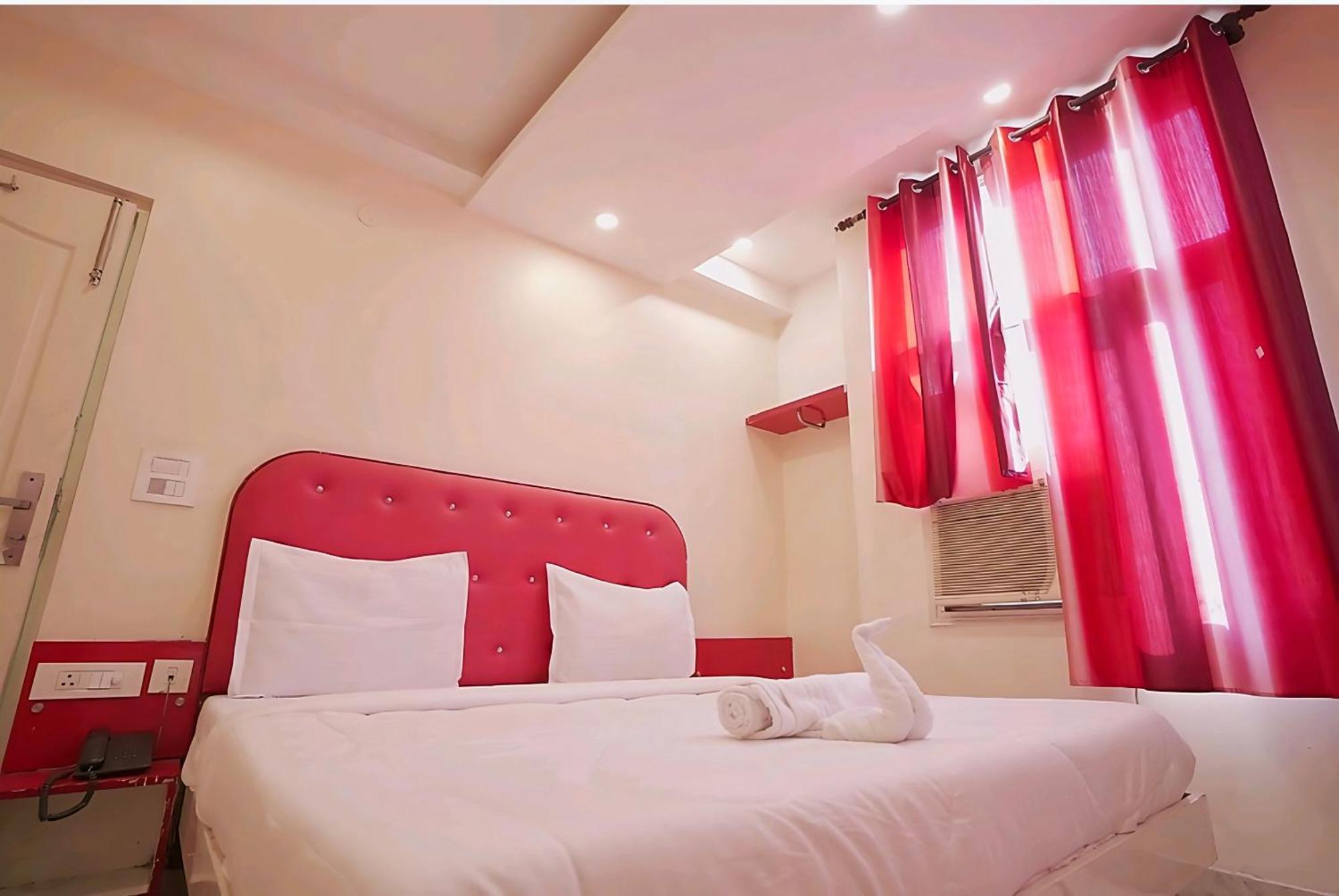 Hotel Leo Continental Nuova Delhi Esterno foto