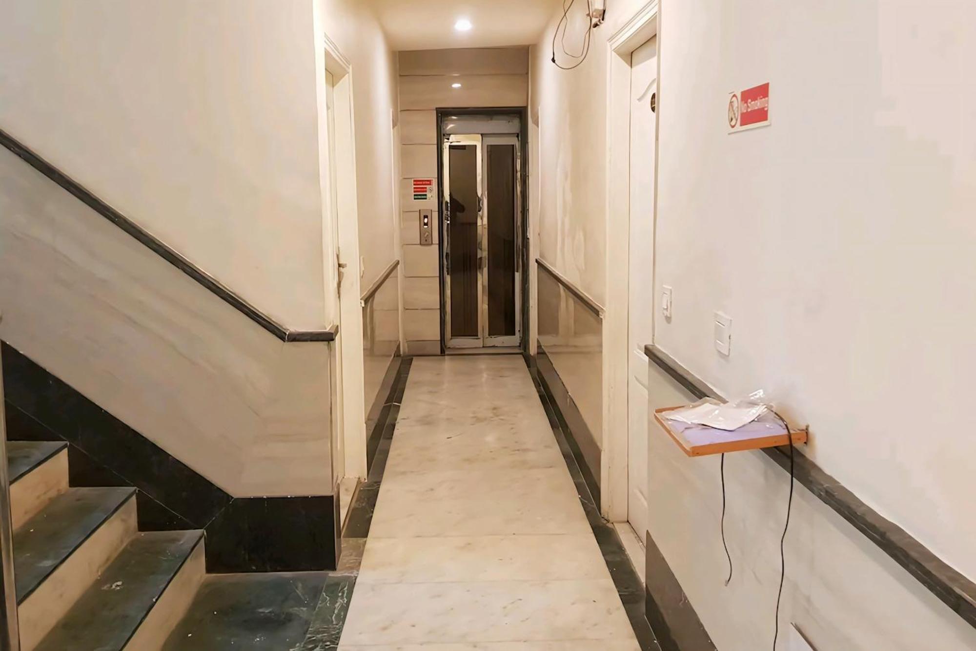 Hotel Leo Continental Nuova Delhi Esterno foto