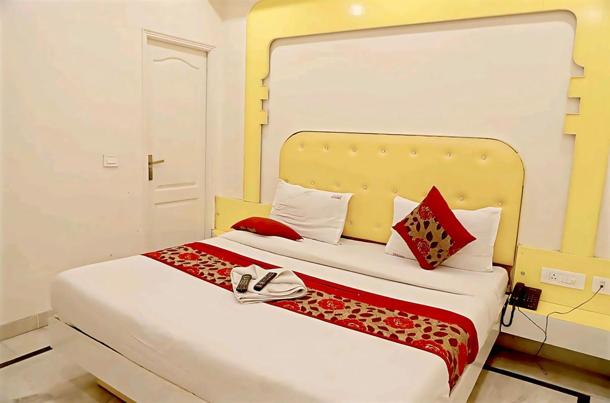Hotel Leo Continental Nuova Delhi Esterno foto