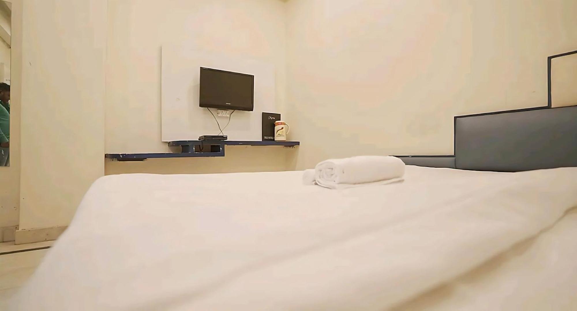 Hotel Leo Continental Nuova Delhi Esterno foto