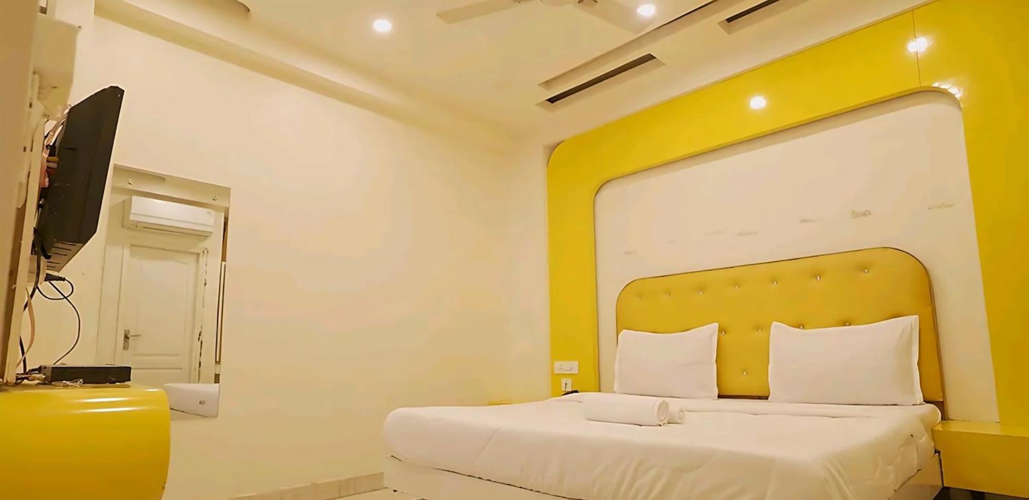 Hotel Leo Continental Nuova Delhi Esterno foto