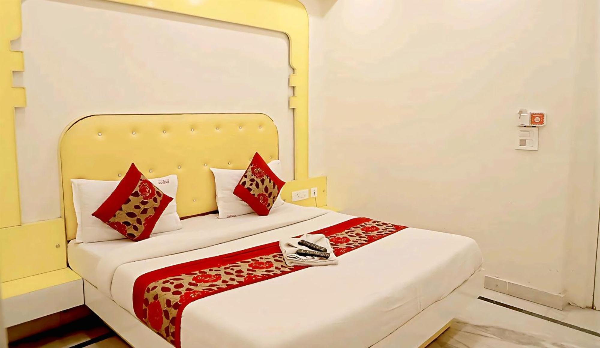 Hotel Leo Continental Nuova Delhi Esterno foto