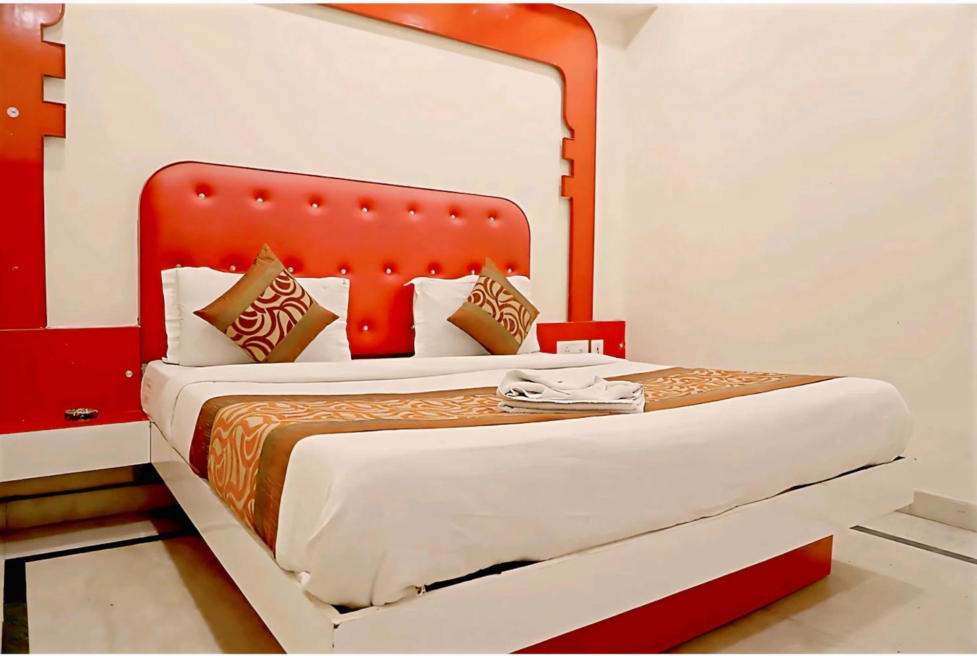 Hotel Leo Continental Nuova Delhi Esterno foto
